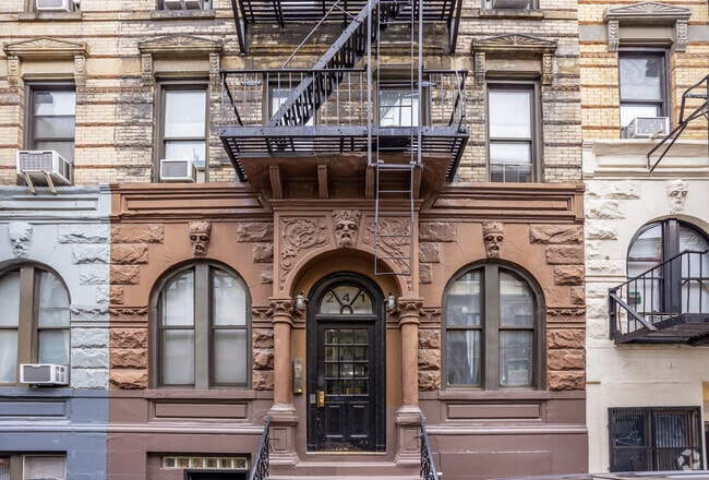 Entrance - 241 W 15th St