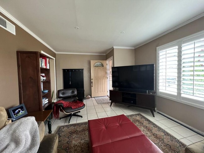 Building Photo - 8909 Calliandra Rd