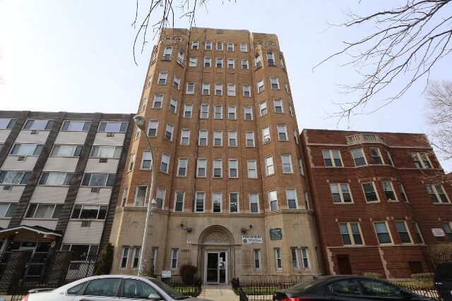 Primary Photo - 5860 N Kenmore Ave