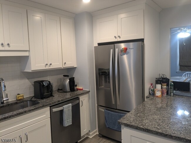 Building Photo - 40 N Auten Ave