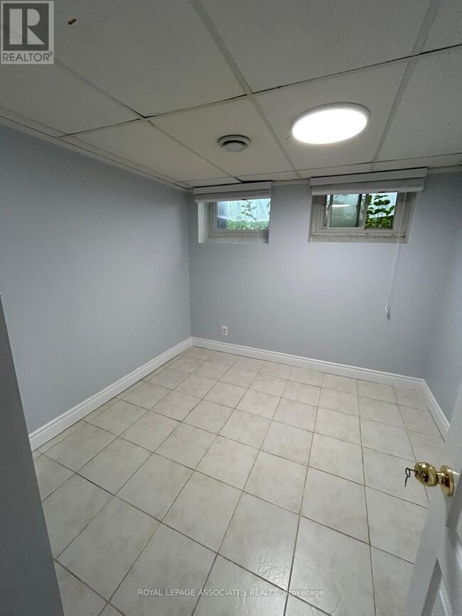 Building Photo - 98 Wigmore Dr