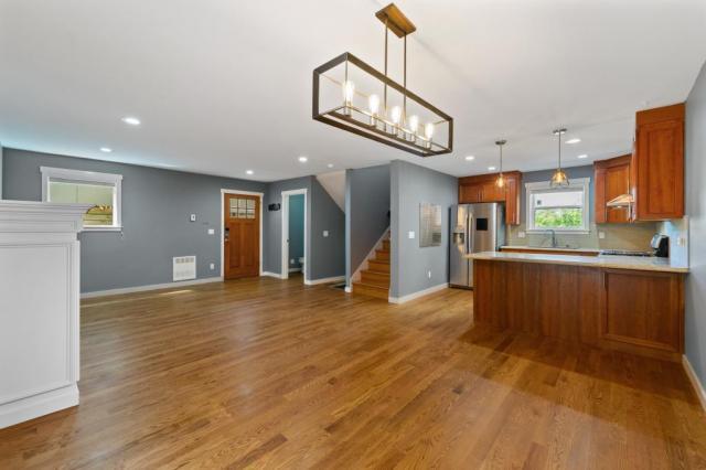 Primary Photo - 4 bedroom in Seattle WA 98144