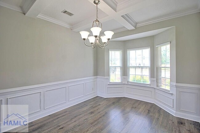 Building Photo - 95 Fairview Dr NE