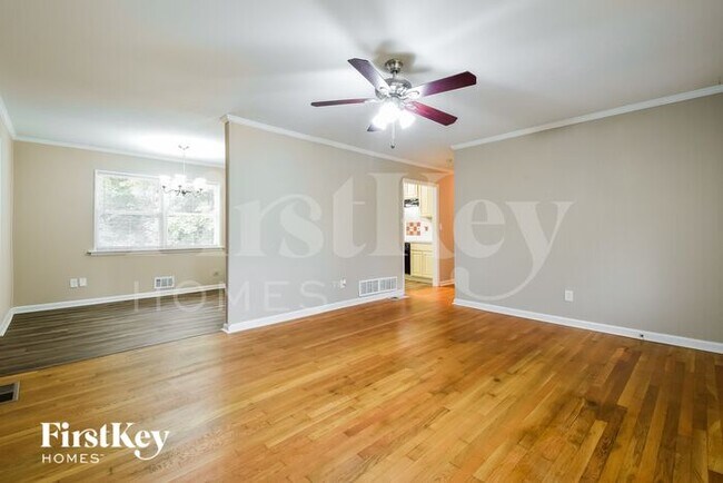 Building Photo - 789 Pastel Dr SW