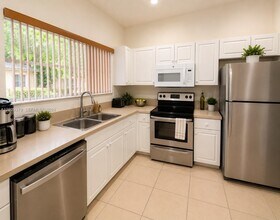 Building Photo - 3856 SW 48th Ave