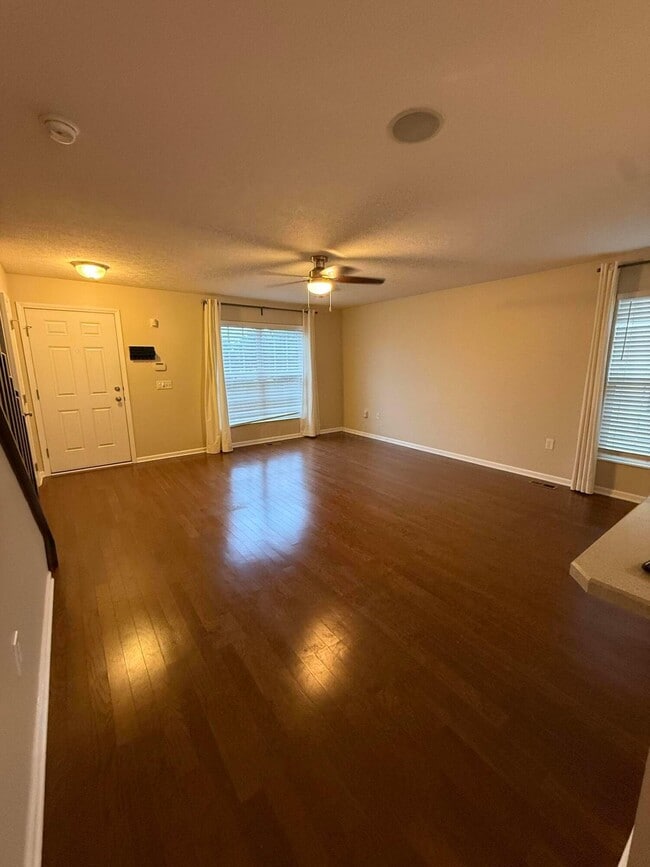 Building Photo - 5936 Bridgehampton Dr