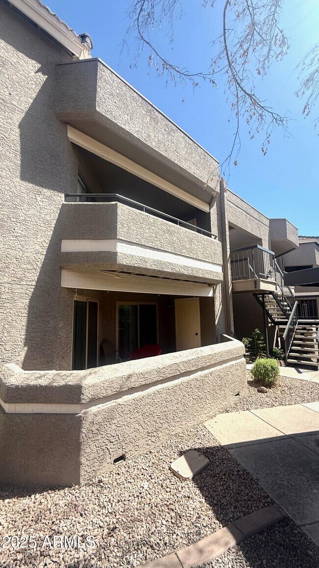 Building Photo - 1720 E Thunderbird Rd