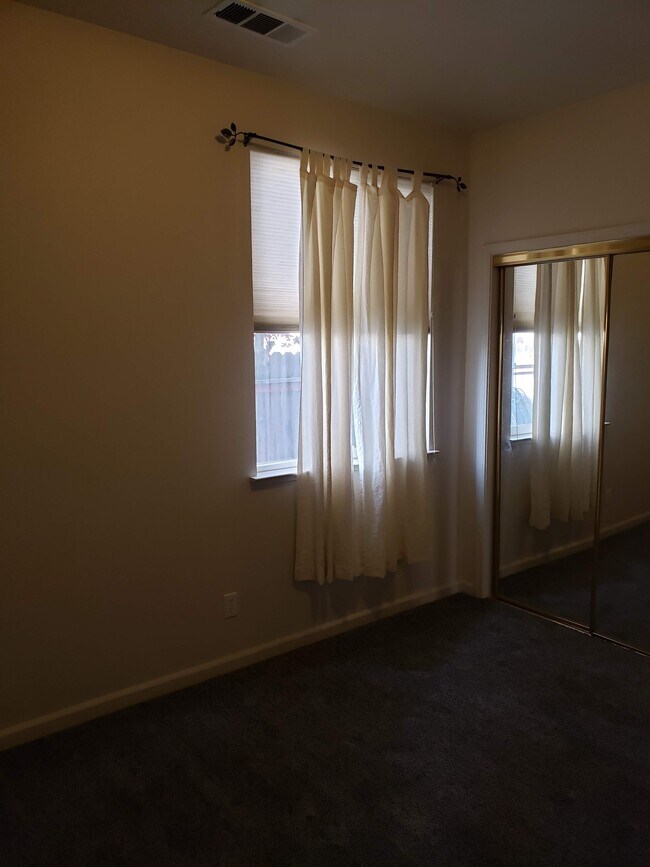 Foto del edificio - 2054 Pinehurst Ct