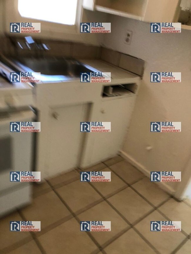 Foto del edificio - 1323 Monterey Ave