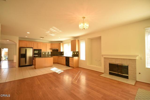 Building Photo - 1811 Red Robin Pl