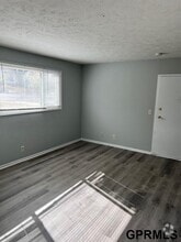 Building Photo - 817 James Pkwy