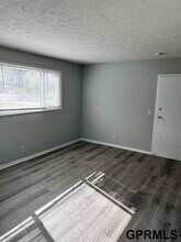 Building Photo - 817 James Pkwy