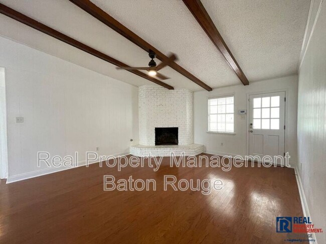 Building Photo - House: Parkview Oaks