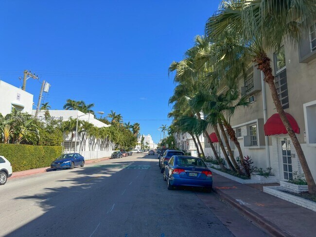 Building Photo - 836 10th St
