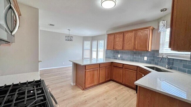 Building Photo - 610 Sparkling Brook Ln