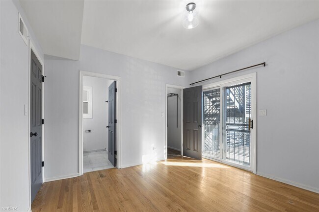 Foto del edificio - 3 br, 2 bath Condo - 1443 W Walton St