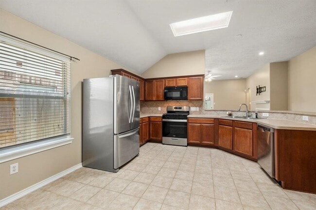 Building Photo - 5030 Birch Manor Ln