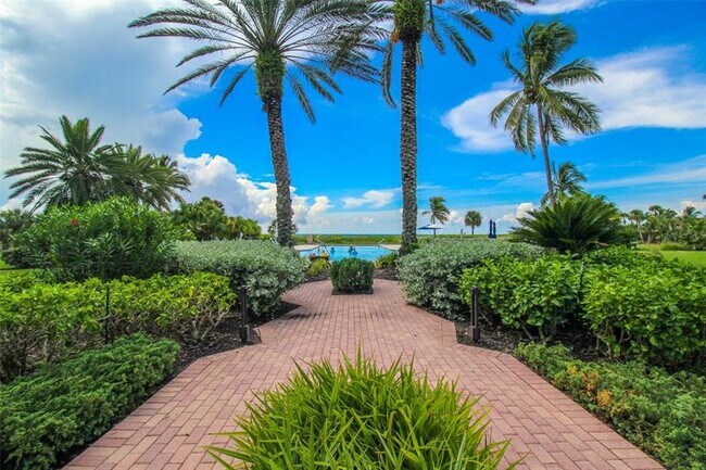Building Photo - 2165 Gulf of Mexico Dr