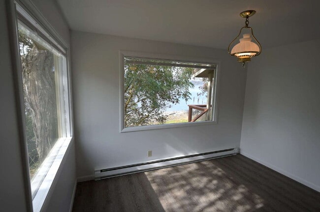 Foto del edificio - 2 bed 1 bath home with great view of Sequi...