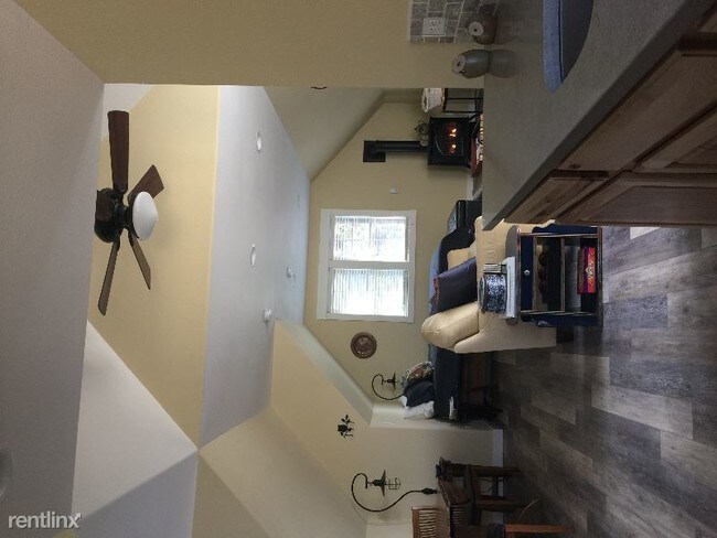 Building Photo - 35555 SW Silverado Dr