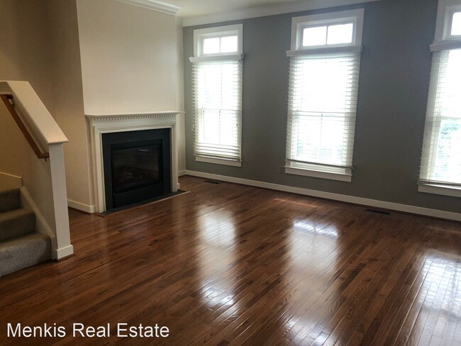 Building Photo - 3 br, 3.5 bath House - 11006 Amherst Ave