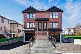 Building Photo - 7 Victoria Ln