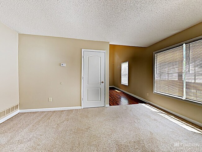 Building Photo - 2901 Pavia Cir