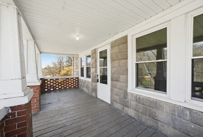 Foto del edificio - 11494 New Garden Rd