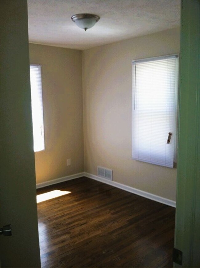 Foto del edificio - Beautiful Ralston 3 Bedroom Home Across from Park! Garage and fenced yard!