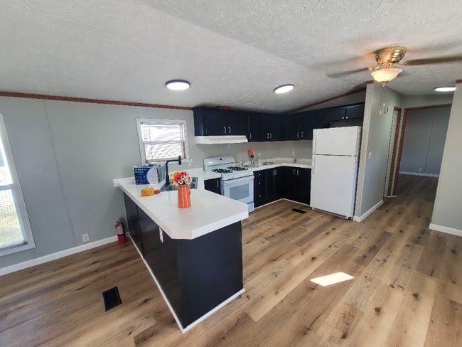 Building Photo - 44 Deerwood Park