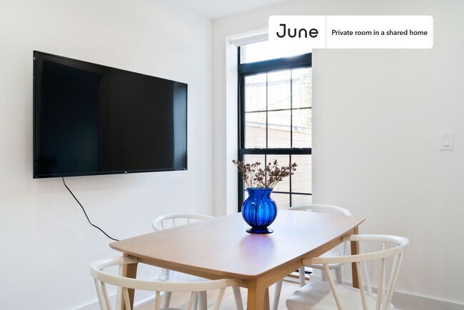 Building Photo - Modern Private ROOM in Bed-Stuy
