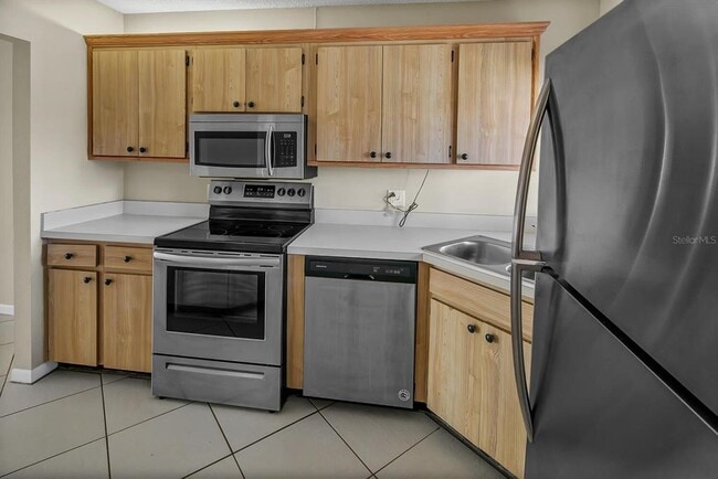 Foto del edificio - 2002 Blue Hawk Ct