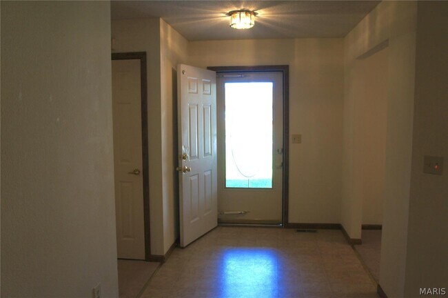 Foto del edificio - 1631 Thunderbird Ln