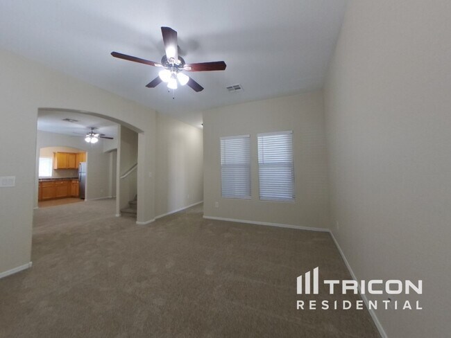 Foto del edificio - 17748 W Woodrow Ln