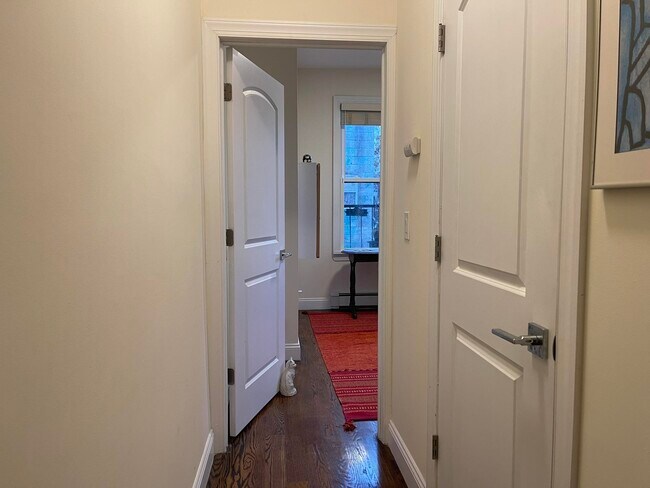 Building Photo - 101 Zabriskie St