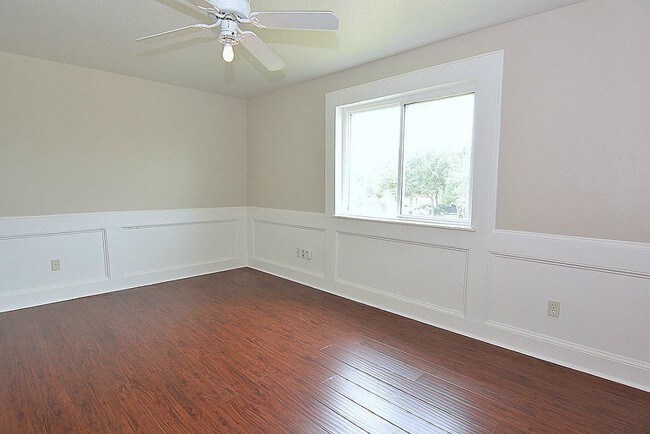 Foto del edificio - 11803 Carriage Hill Dr