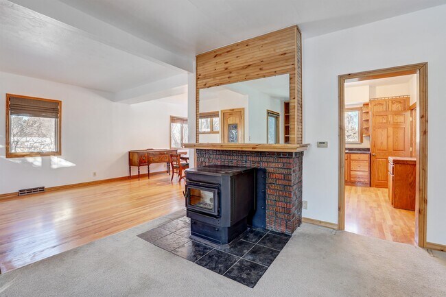 Building Photo - 3915 W 53rd Ave