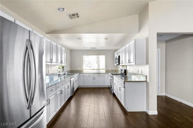 Foto del edificio - 2721 Willow Basket Ln