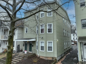 Building Photo - 679 Winchester Ave