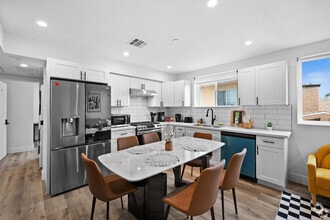 Building Photo - 3001 Van Buren Pl