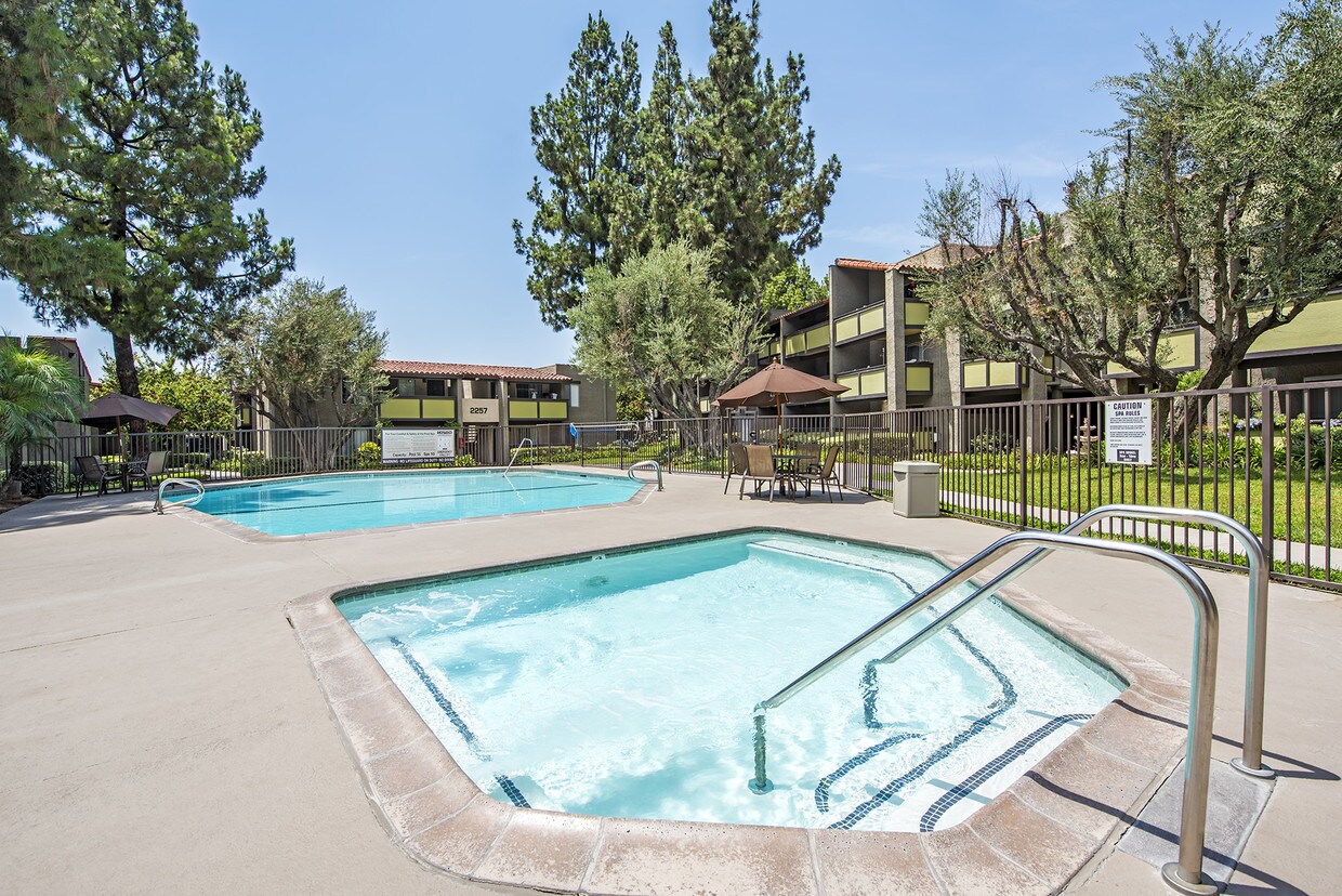 Olive Ridge Resort Apartments Pomona, CA
