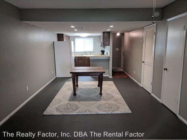 Building Photo - 2 br, 1.5 bath House - 101B Springwood Circle