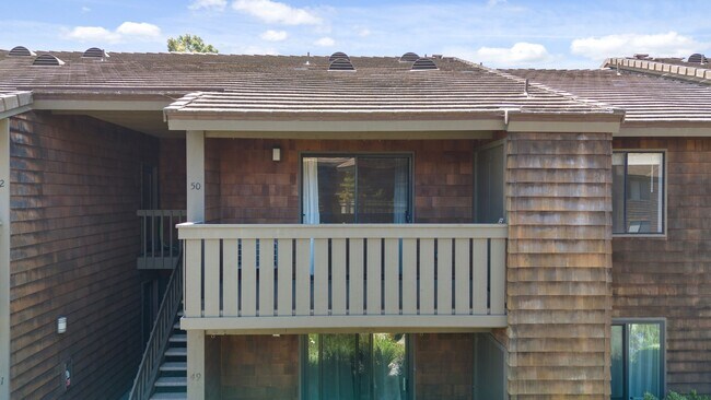 Building Photo - Stunning 1 Bedroom 1 Bath in Dana Point