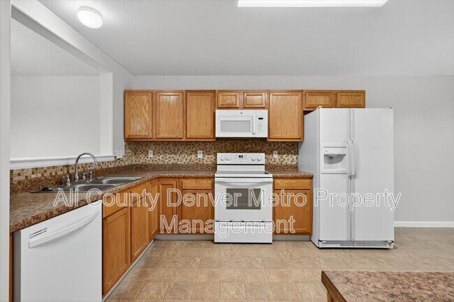 Foto del edificio - 5241 Helena St