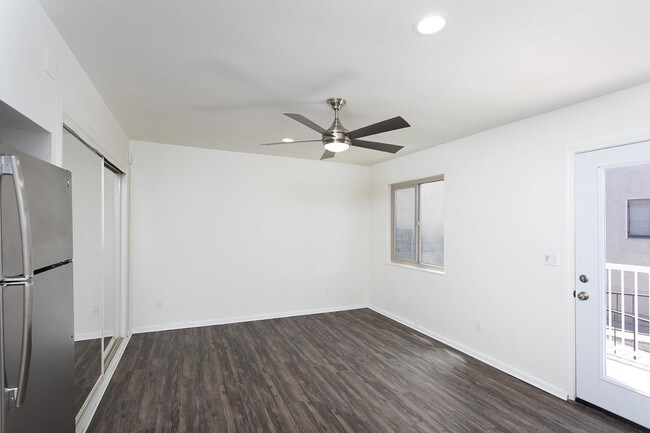 Building Photo - bedroom in La Jolla CA 92037