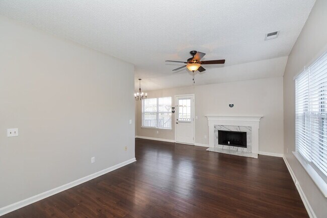 Foto del edificio - 306 Hank Aaron Cove