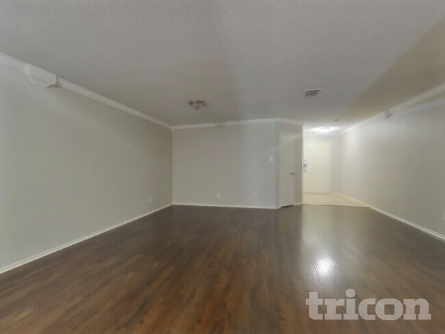 Building Photo - 3608 Clydesdale Dr