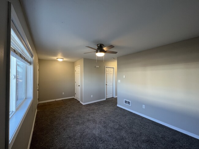 Building Photo - 400 Energy Dr