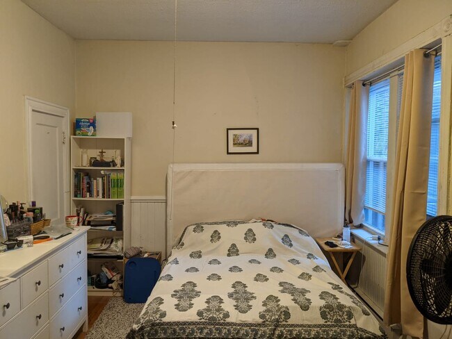 Building Photo - HOT MISSION HILL LISTING!!!!