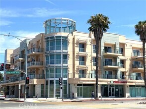 Building Photo - 1598 Long Beach Blvd